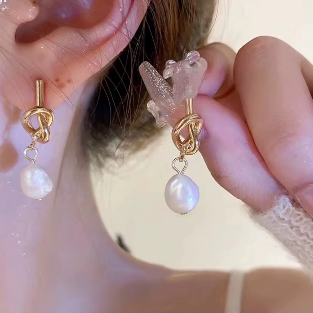 Elegant Gold and Pearl Knot Earrings